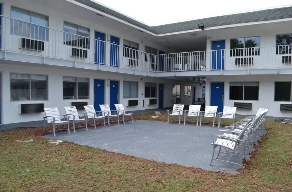 NOBLE SUITES 10885 HARTS RD. JACKSONVILLE, FL 32218