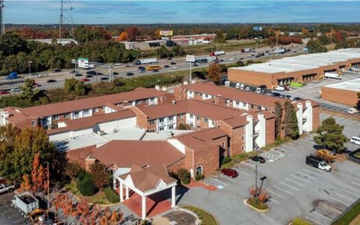 Congress Hotel & Suites