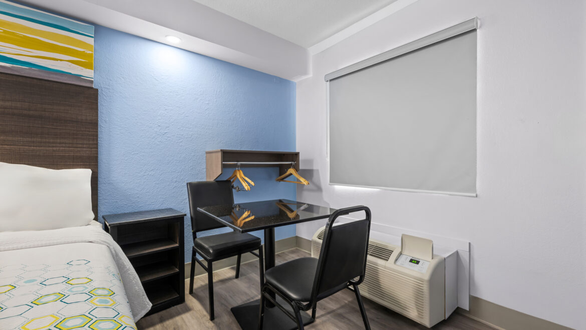 Room 129 Single Bed with Kitchenette Image 2