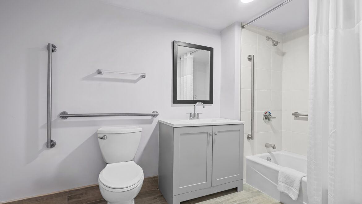 Room 129 Single Bed with Kitchenette Image 5