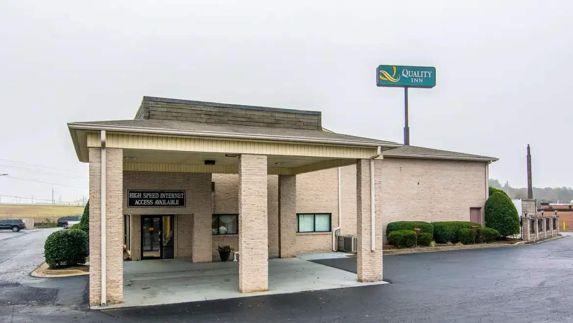 Quality Inn-Flowery Branch GA-2