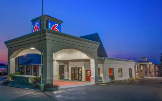 MOTEL 6 Calhoun, GA